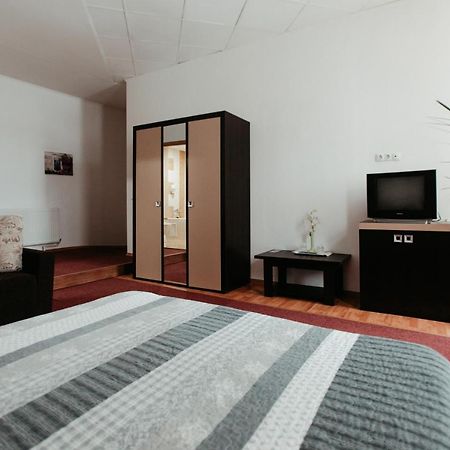 מלון Tîrgu Lăpuş Casa Preturii מראה חיצוני תמונה