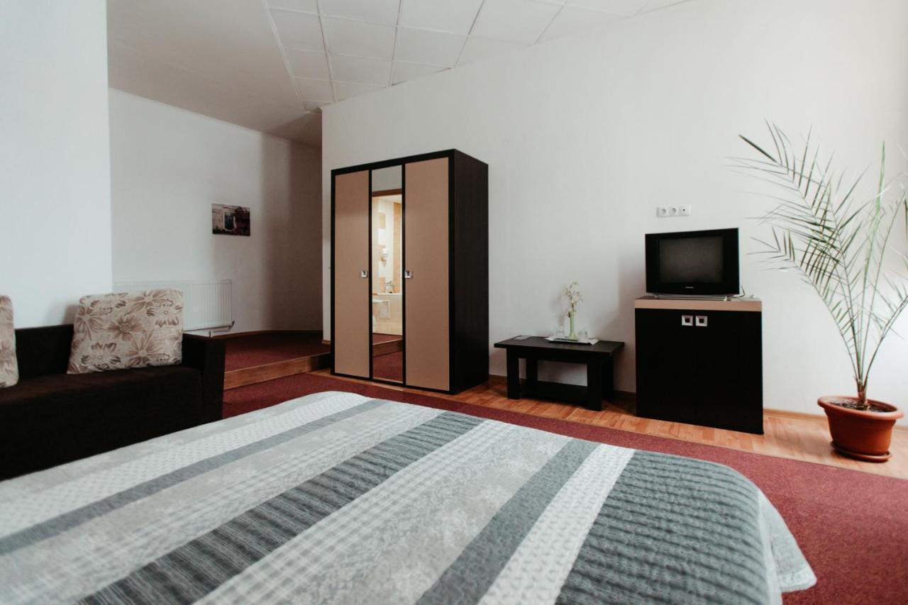 מלון Tîrgu Lăpuş Casa Preturii מראה חיצוני תמונה